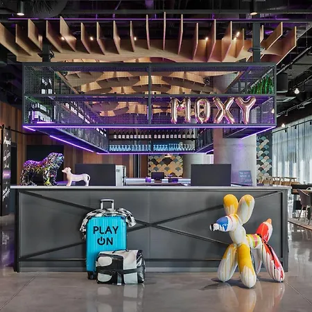 Moxy Otel
