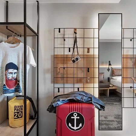 Moxy Hotel 3*