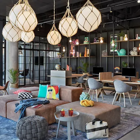 Moxy Hotell 3*