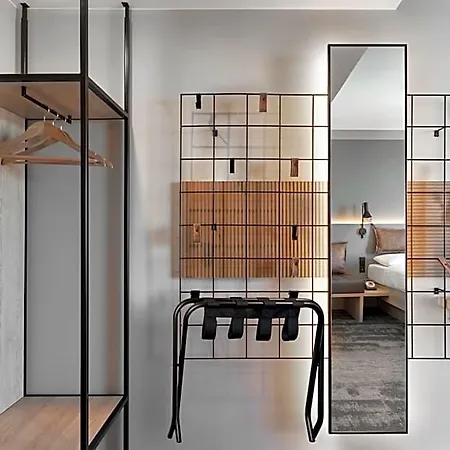Moxy Hotel 3*
